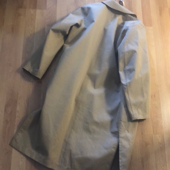 Uniqlo U Women’s Blocktech Rain Coat - Picture 8 of 11